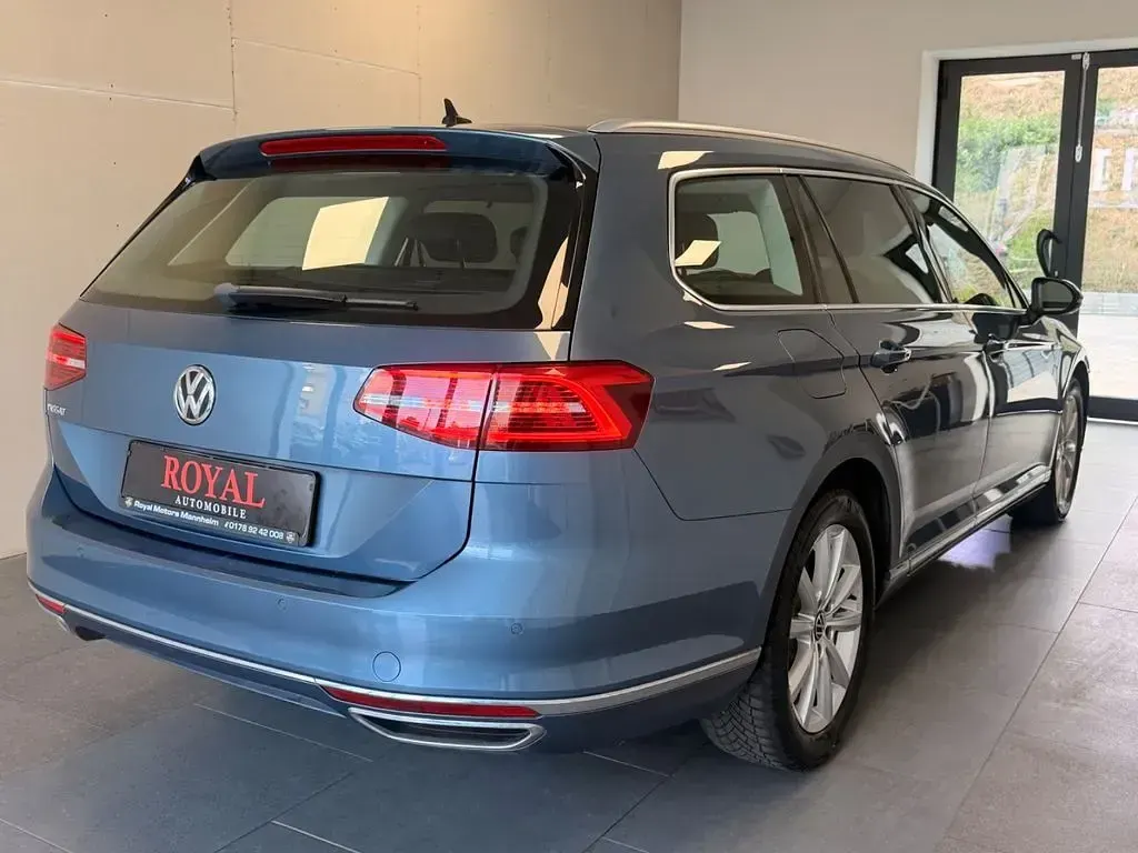 Gebraucht VW Passat Highline 190 PS (139 kW) 2018 Blau Kombi