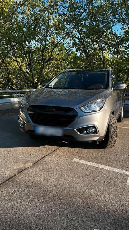 Silber Gebraucht 2011 Hyundai ix35 SUV | 10.500 € (Fairer Preis) - Bild 1/4