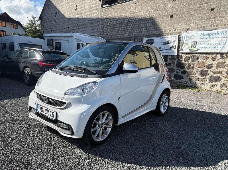 Weiß Gebraucht 2013 Smart ForTwo Electric Drive Kleinwagen | 5.200 € (Fairer Preis) - Bild 1/4
