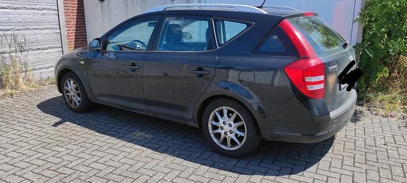 Gebraucht Kia Ceed 126 PS (92 kW) 2008 Schwarz Kleinwagen