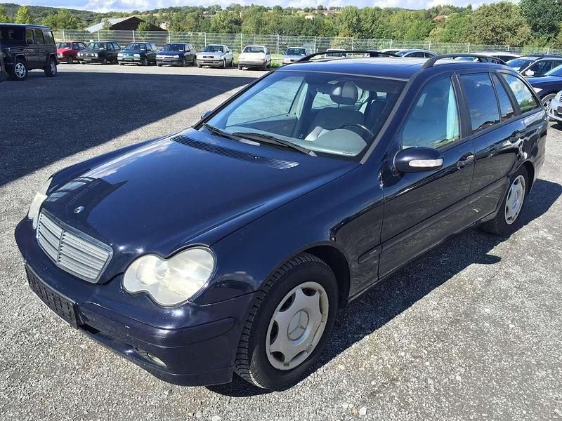 Dunkelblau Gebraucht 2002 Mercedes C200 Kombi | 1.200 € (Fairer Preis) - Bild 1/4