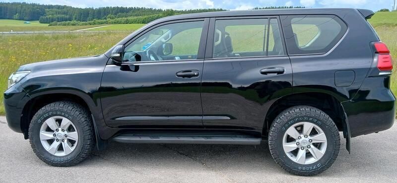 Schwarz Gebraucht 2019 Toyota Land Cruiser SUV | 36.390 € (Guter Preis) - Bild 1/4
