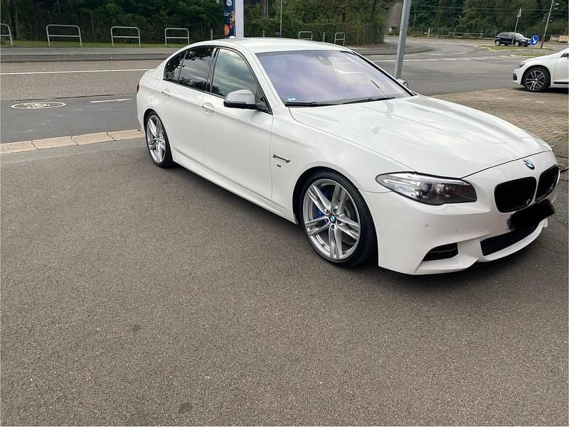 Weiß Gebraucht 2014 BMW M550 Comfort Edition Limousine | 23.750 € (Fairer Preis) - Bild 1/4