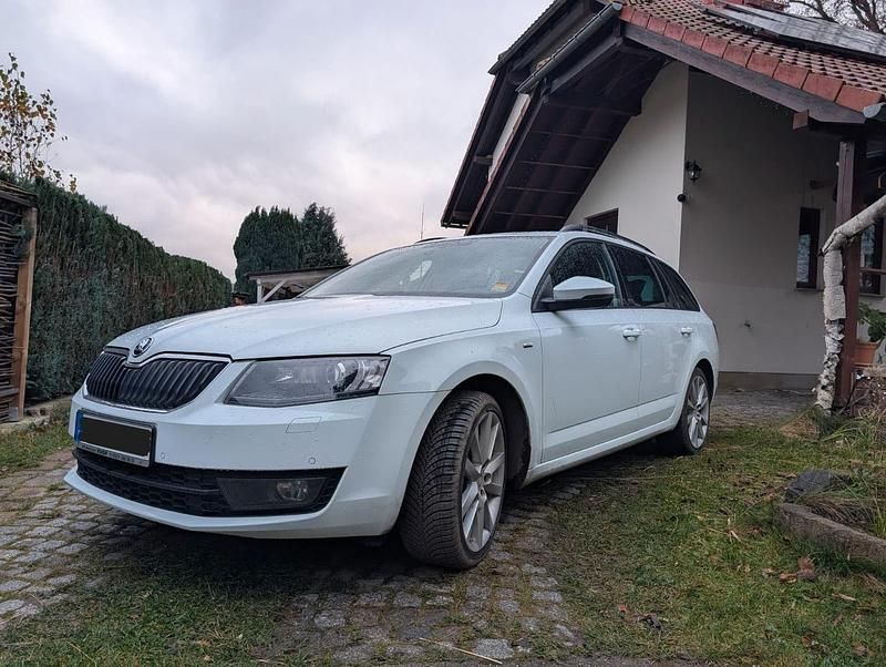 Weiß Gebraucht 2016 Skoda Octavia Joy Kombi | 13.500 € (Fairer Preis) - Bild 1/4