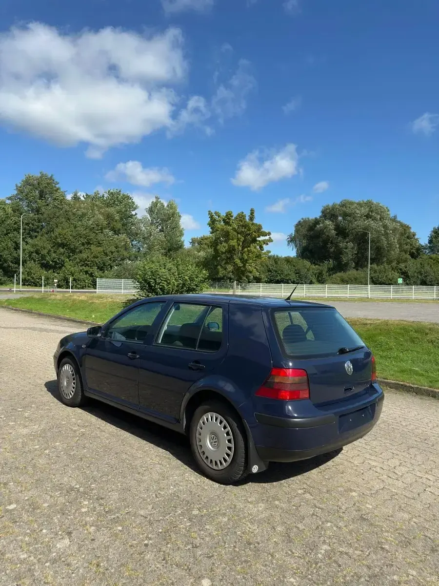 Gebraucht VW Golf IV 70 PS (51 kW) 1998 Blau Kleinwagen