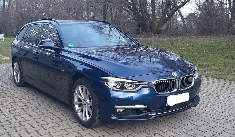 Gebraucht BMW 330 Luxury Line 252 PS (185 kW) 2018 Blau Kombi