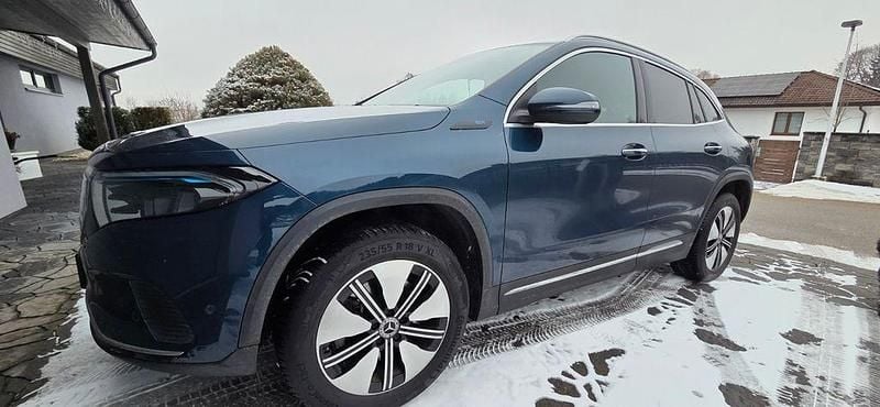 Gebraucht Mercedes EQA250 139 kW (190 PS) 2021 Blau SUV