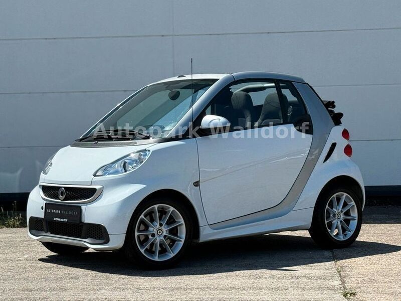 Weiß Gebraucht 2012 Smart ForTwo Cabrio Cabrio | 7.990 € (Fairer Preis) - Bild 1/4