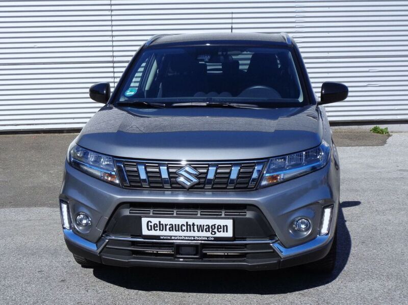 Grau Gebraucht 2020 Suzuki Vitara Comfort SUV | 16.490 € (Superpreis) - Bild 1/4