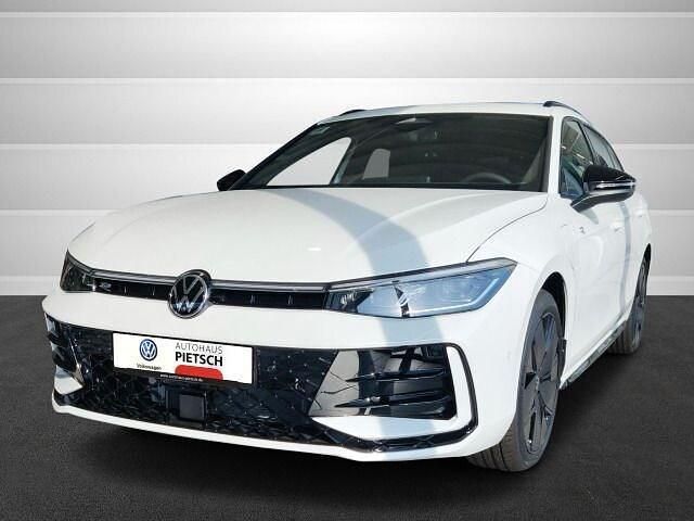 Gebraucht VW Passat Style 177 PS (130 kW) 2024 Weiss Kombi