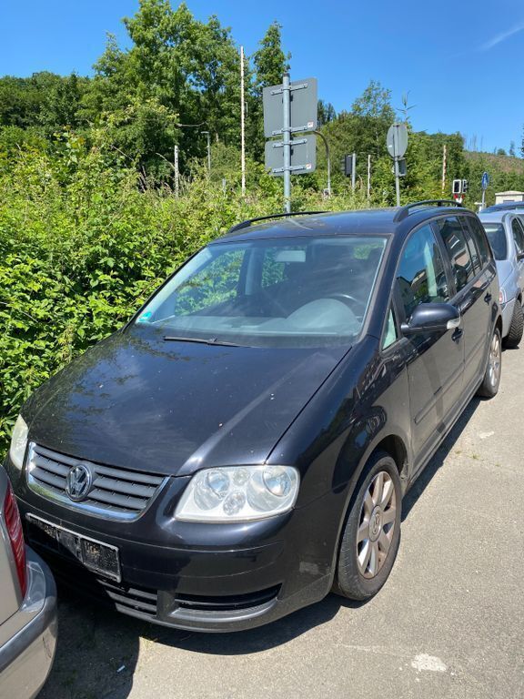 Schwarz Gebraucht 2005 VW Touran Trendline Van / Kleinbus | 1.499 € (Fairer Preis) - Bild 1/4