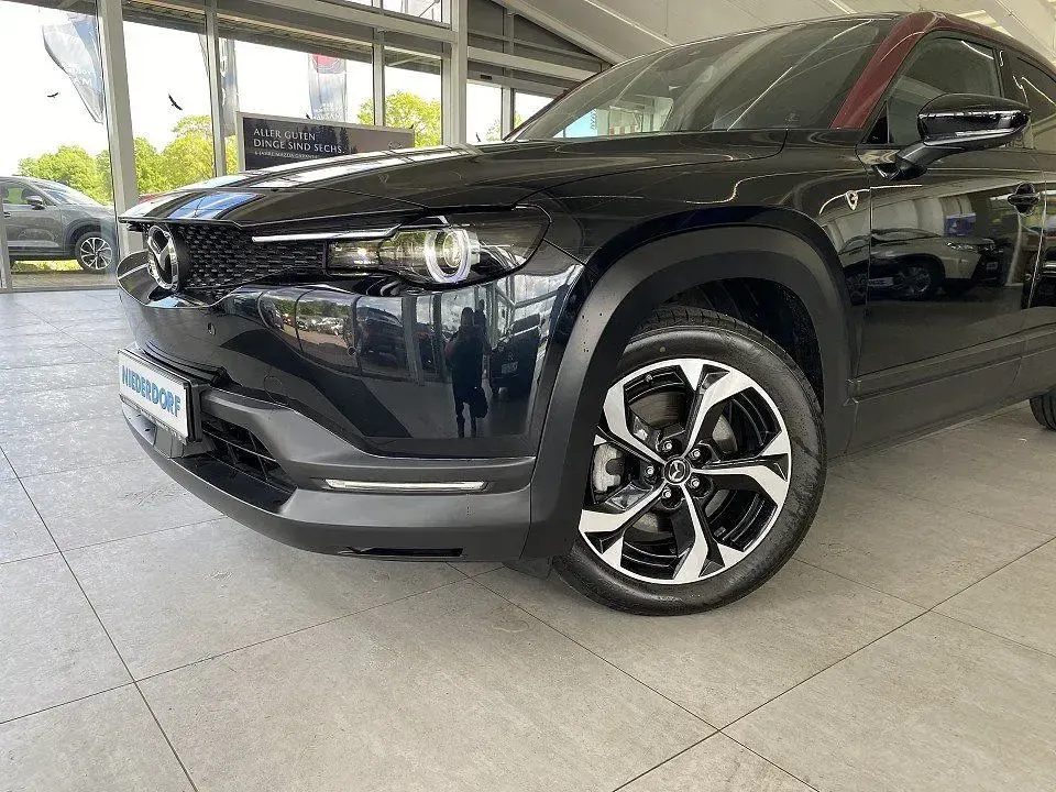 Gebraucht Mazda MX30 Edition 170 PS (125 kW) 2023 Maroon rouge: 2tone (metallic) SUV