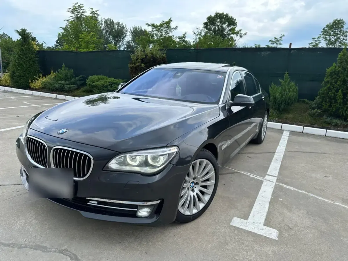 Gebraucht BMW 750L Exclusive 381 PS (280 kW) 2014 Grau Limousine