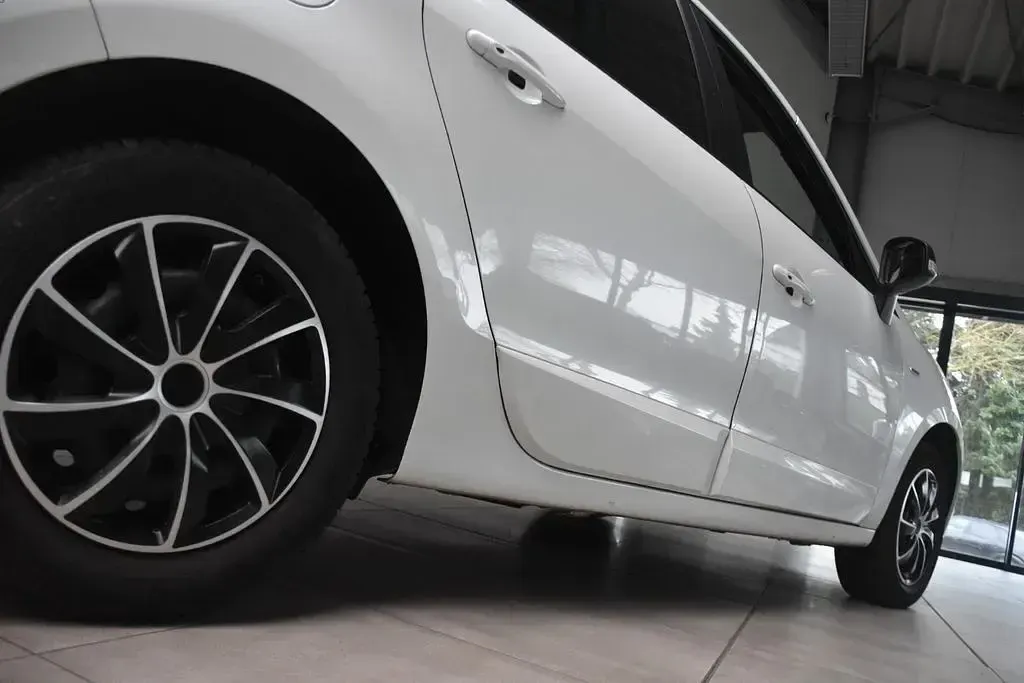 Gebraucht Renault Scénic III LIMITED 132 PS (97 kW) 2015 Weiß metallic