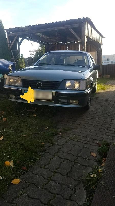 Silber Gebraucht 1986 Opel Senator Limousine | 6.500 € - Bild 1/4