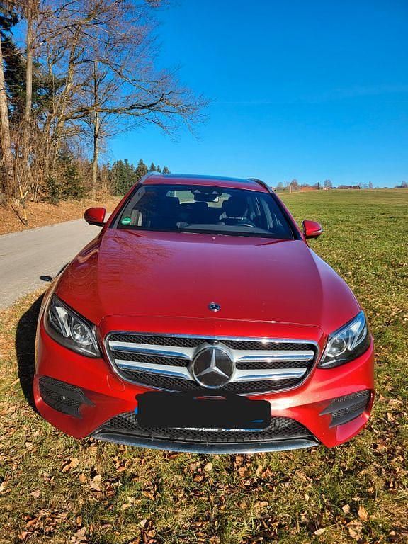 Gebraucht Mercedes E400 333 PS (244 kW) 2020 Rot SUV
