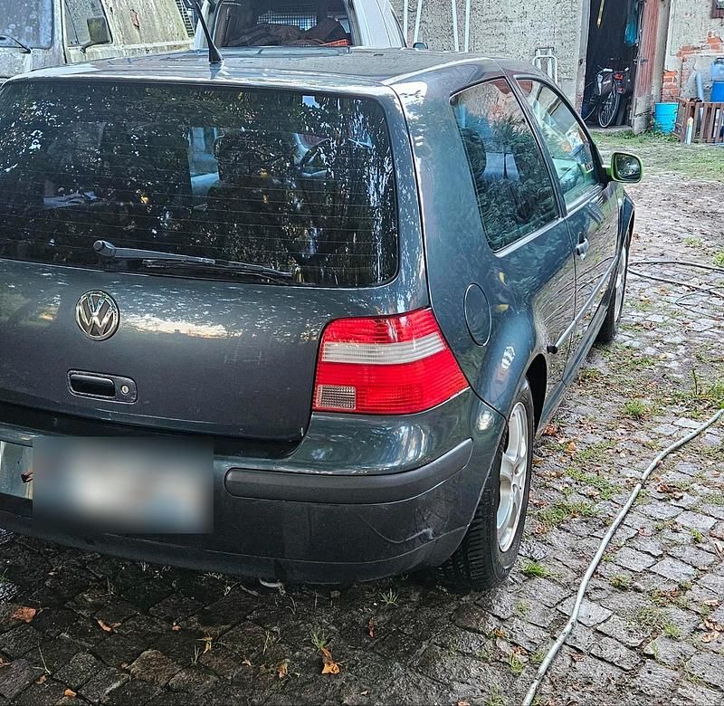 Gebraucht VW Golf IV 75 PS (55 kW) 2002 Grau Kleinwagen