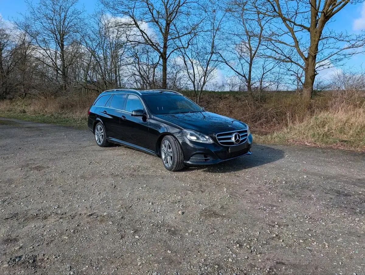 Gebraucht Mercedes E220 170 PS (125 kW) 2015 Schwarz Kombi