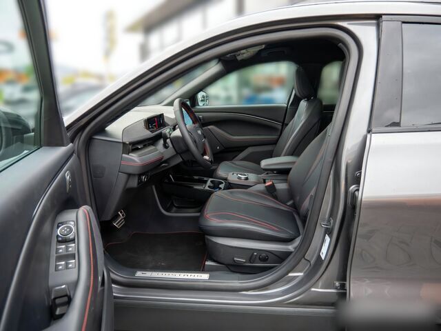 Schwarz Gebraucht 2024 Ford Mustang Mach-E Extended Range SUV | 68.187 € - Bild 1/2
