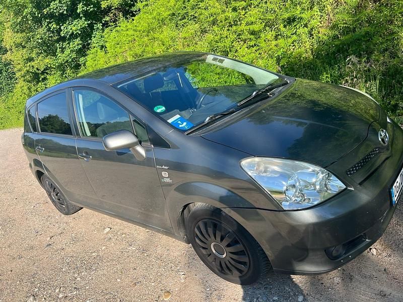 Grau Gebraucht 2005 Toyota Corolla Verso Van / Kleinbus | 1.500 € (Fairer Preis) - Bild 1/4