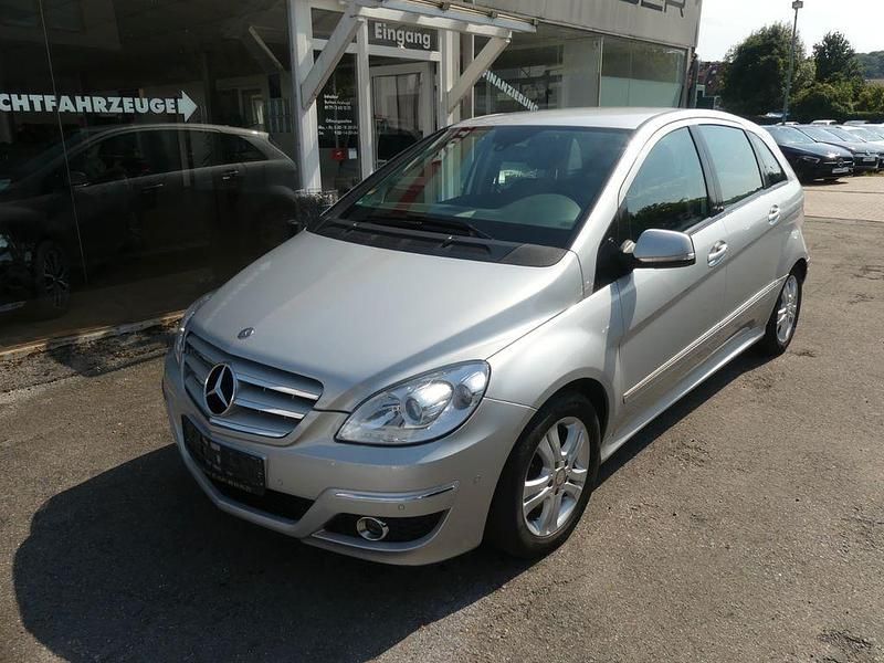 Gebraucht Mercedes B180 109 PS (80 kW) 2008 Silber Van / Kleinbus