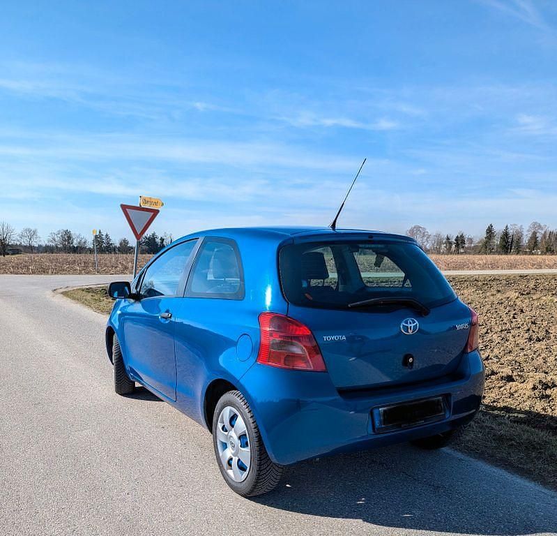 Gebraucht Toyota Yaris Cool 69 PS (50 kW) 2007 Blau Kleinwagen