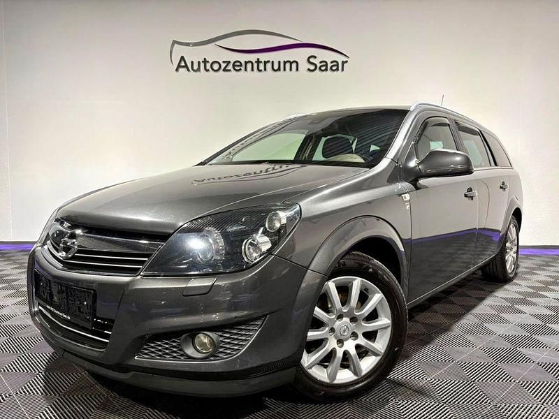 Gebraucht Opel Astra Edition 140 PS (102 kW) 2011 Grau Limousine