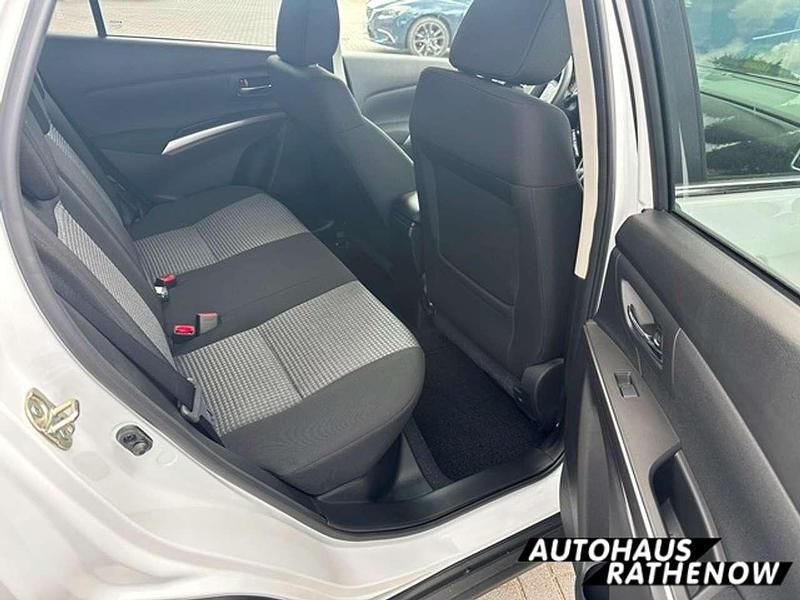 Neu Suzuki SX4 Comfort 129 PS (94 kW) 2026 Cool white pearl metallic SUV