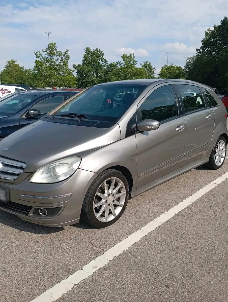 Gebraucht Mercedes B200 140 PS (102 kW) 2008 Grau Van / Kleinbus