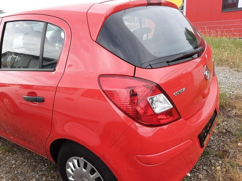 Gebraucht Opel Corsa Selection 86 PS (63 kW) 2011 Rot Kleinwagen