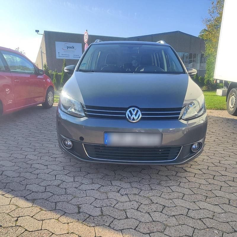 Grau Gebraucht 2011 VW Touran Van / Kleinbus | 6.900 € (Fairer Preis) - Bild 1/4
