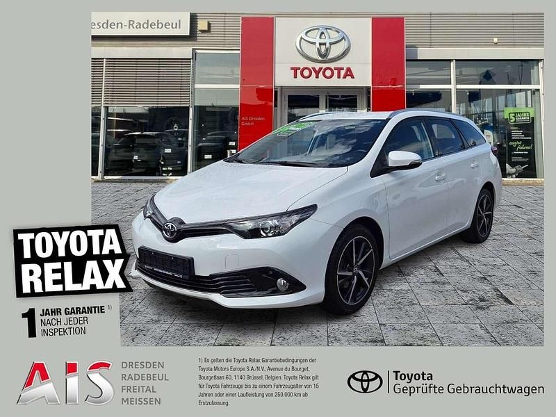 Schneeweiß Gebraucht 2018 Toyota Auris Touring Sports Team Kombi | 13.560 € (Fairer Preis) - Bild 1/3