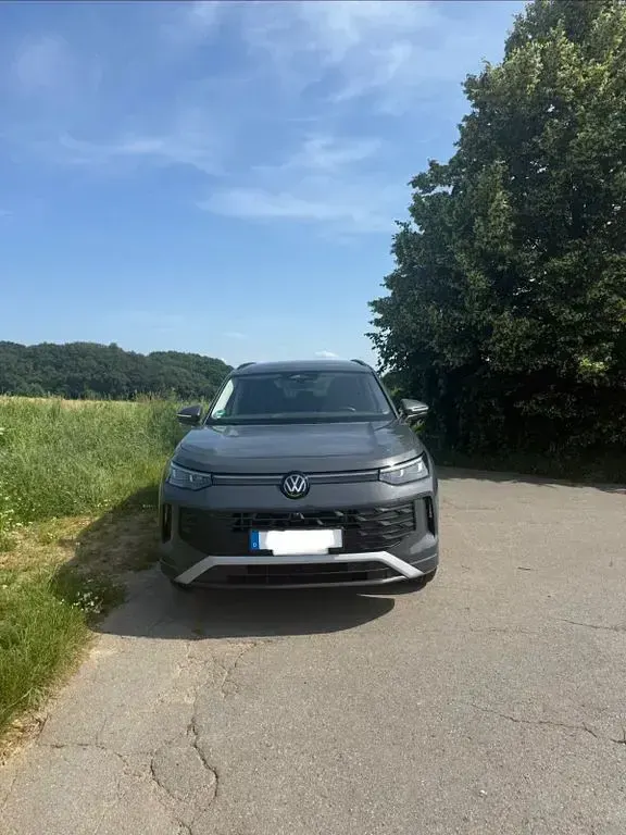 Gebraucht VW Tayron 193 PS (141 kW) 2025 Grau SUV