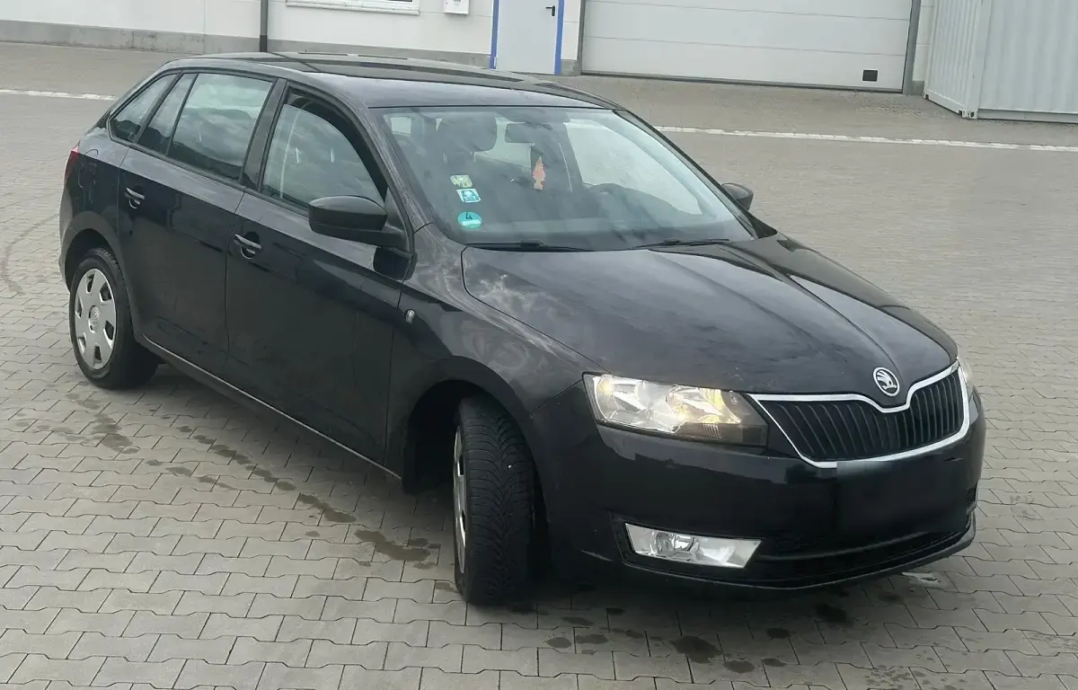 Gebraucht Skoda Rapid Active 90 PS (66 kW) 2014 Schwarz Kleinwagen