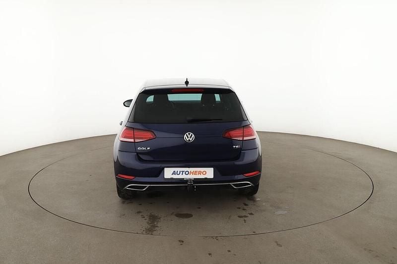Gebraucht VW Golf VII Highline 125 PS (91 kW) 2017 Blau Limousine