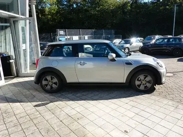 Używany Mini Cooper Essential 75 KM (55 kW) 2015 Andere Hatchback