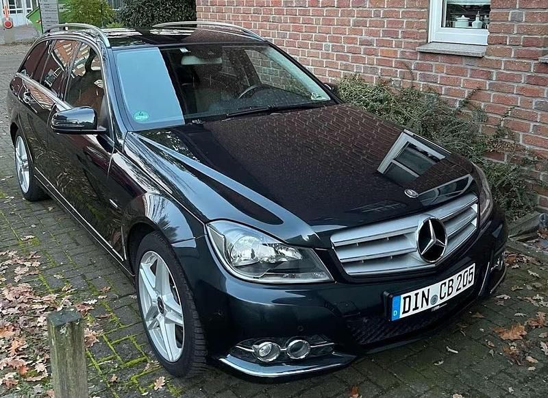 Gebraucht Mercedes C250 204 PS (150 kW) 2011 Schwarz Kombi