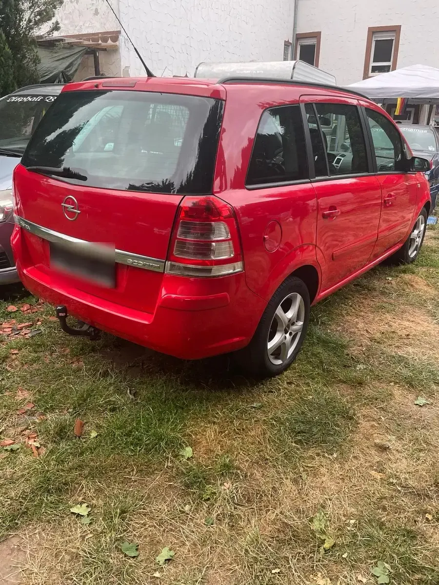 Gebraucht Opel Zafira 150 PS (110 kW) 2009 Rot Van / Kleinbus