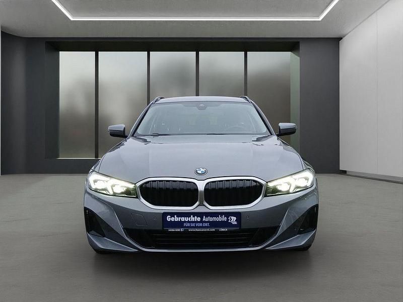 Gebraucht BMW 318 156 PS (114 kW) 2023 Grau Limousine