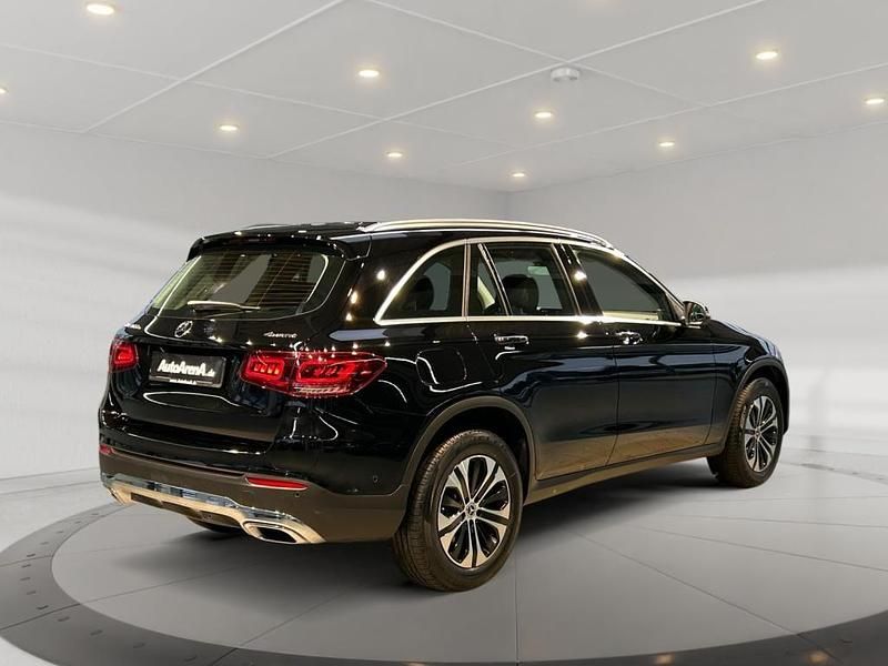 Gebraucht Mercedes GLC300e 211 PS (155 kW) 2021 Schwarz SUV