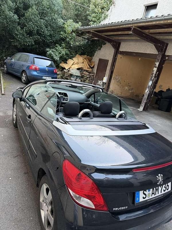 Gebraucht Peugeot 207 120 PS (88 kW) 2011 Schwarz Cabrio