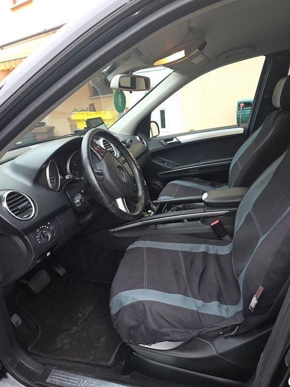 Schwarz Gebraucht 2005 Mercedes ML320 SUV | 7.900 € (Fairer Preis) - Bild 1/4