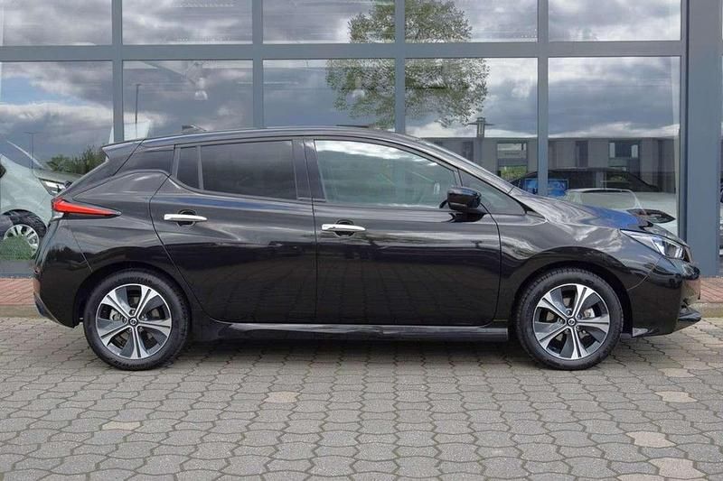 Gebraucht Nissan Leaf N-Connecta 110 kW (150 PS) 2021 Schwarz Kleinwagen