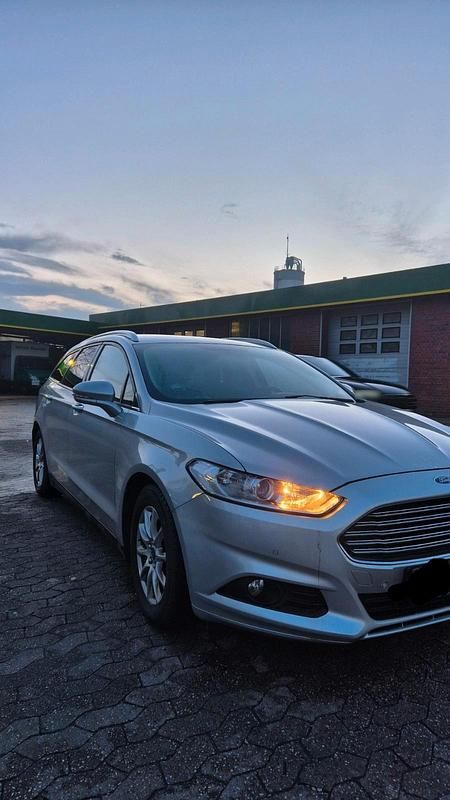 Gebraucht Ford Mondeo 150 PS (110 kW) 2016 Silber Kombi