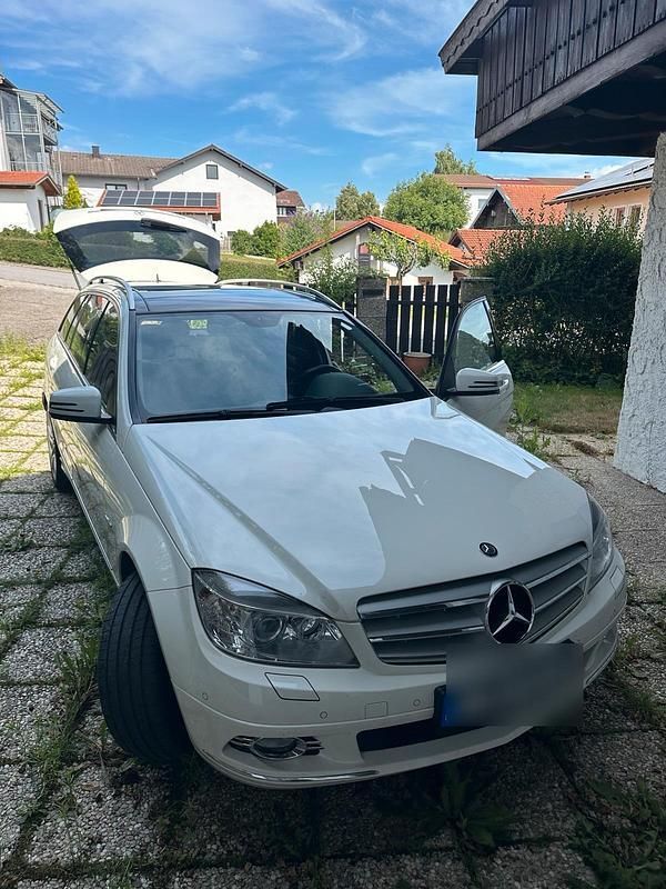 Weiß Gebraucht 2008 Mercedes C200 Avantgarde Kombi | 8.000 € (Teuer) - Bild 1/4
