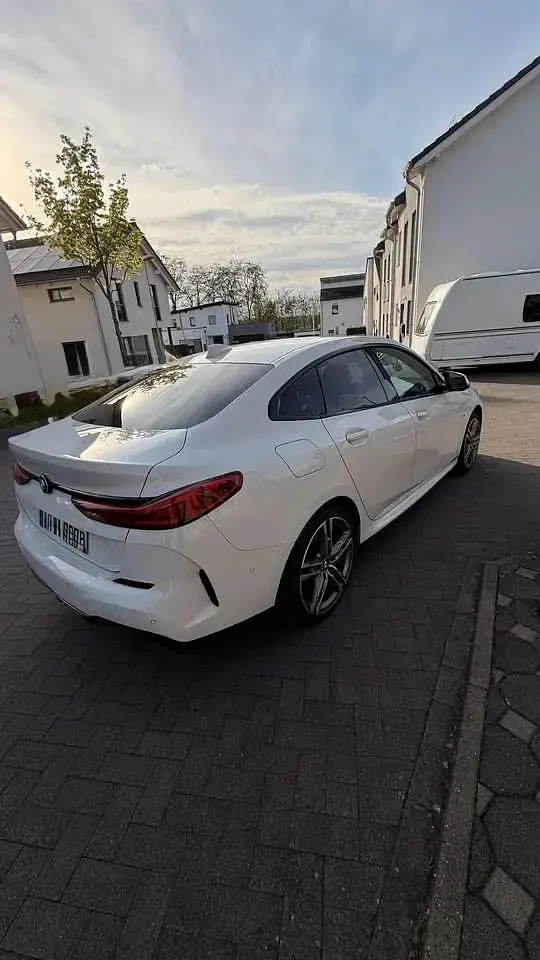Gebraucht BMW 218 M Sport 136 PS (100 kW) 2021 Weiß Limousine