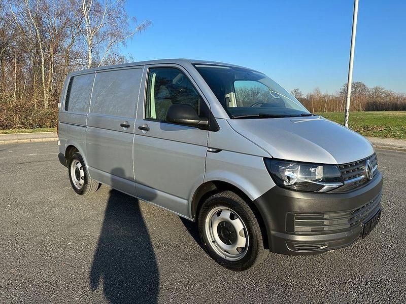 Gebraucht VW Transporter 204 PS (150 kW) 2018 Reflexsilber Van