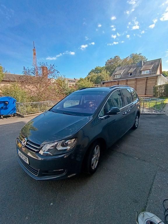Grau Gebraucht 2011 VW Sharan Trendline Van / Kleinbus | 12.600 € (Etwas zu teuer) - Bild 1/4