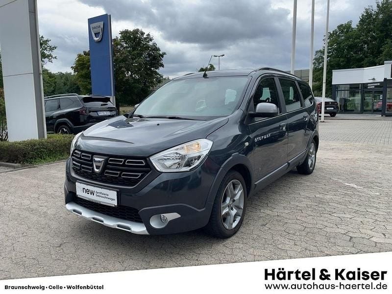 Kometengrau (grau) Gebraucht 2019 Dacia Lodgy Stepway Van / Kleinbus | 15.490 € (Etwas zu teuer) - Bild 1/4