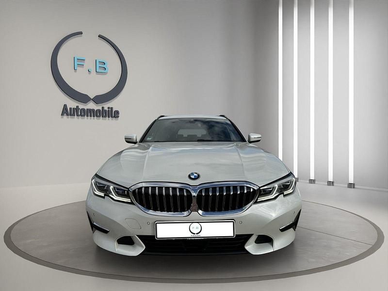 Gebraucht BMW 320 Advantage 190 PS (139 kW) 2020 Sonderlackierung Kombi